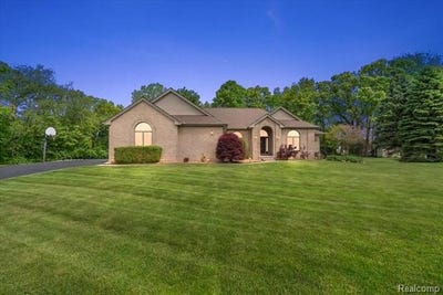 /international/us/8533-glen-view-drive-hartland-twp-mi-110108410585/