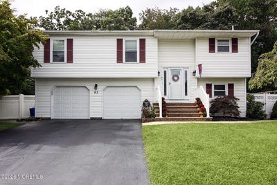 /international/us/93-starlight-road-howell-nj-110120011777/