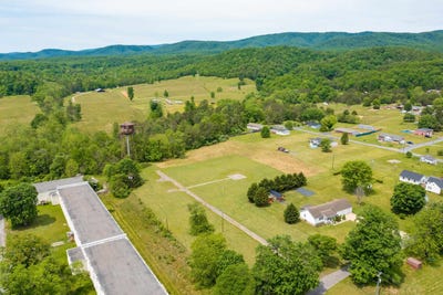 /international/us/stillwater-village-st-craigsville-va-110107439744/