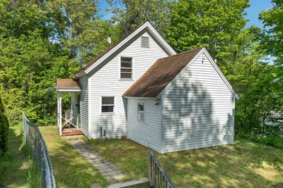 /international/us/39-summit-street-franklin-nh-110108541113/