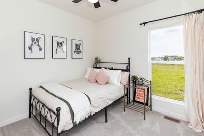 /international/us/65-nw-rolling-circle-waukee-ia-110109028927/