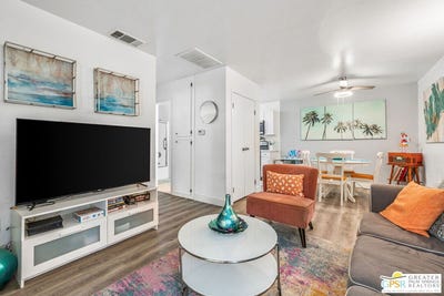 /international/us/2810-n-arcadia-ct-palm-springs-ca-110107893702/