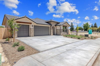 /international/us/1024-n-rono-street-visalia-ca-110108576427/