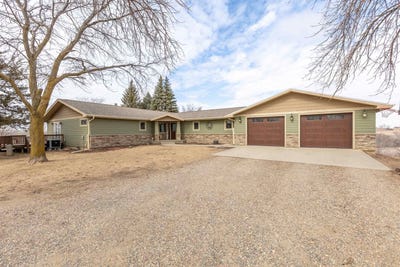 /international/us/18231-weber-rd-westfield-ia-110106169362/