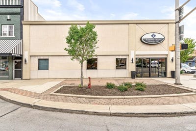 /international/us/102-w-market-street-nappanee-in-110108629797/