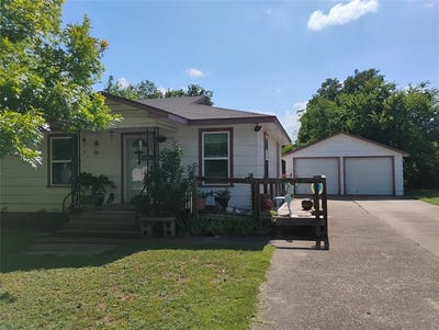 /international/us/218-bandera-street-benbrook-tx-110101030173/
