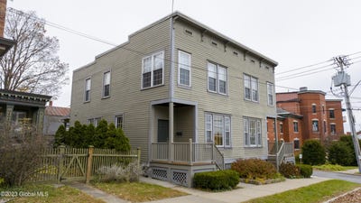 /international/us/41-walton-street-saratoga-springs-ny-110106120829/