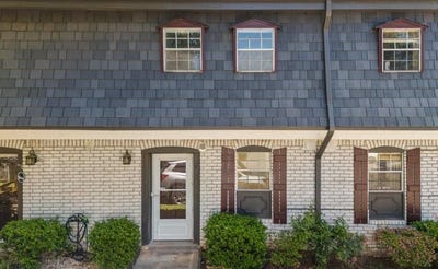 /international/us/305-stonecliff-court-stone-mountain-ga-110098889423/