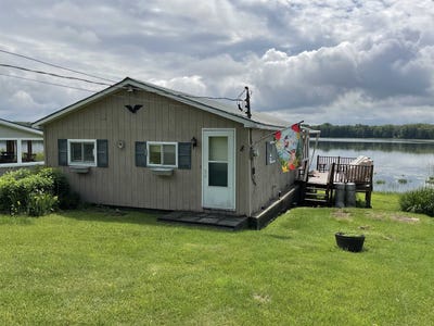 /international/us/8-zowllar-rd-ogdensburg-ny-110108945725/