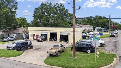 /international/us/russellville-ar-110100971587/