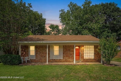/international/us/8476-w-southaven-circle-southaven-ms-110108770413/