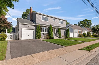 /international/us/89-3rd-avenue-massapequa-park-ny-110110242762/
