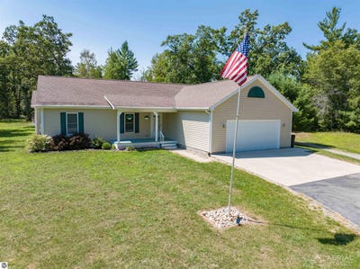 /international/us/4809-e-county-line-road-south-branch-mi-110119586513/