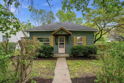 /international/us/811-s-5th-street-fairfield-ia-110107843780/