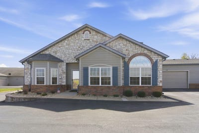 /international/us/155-rue-de-villas-circle-branson-mo-110108019638/