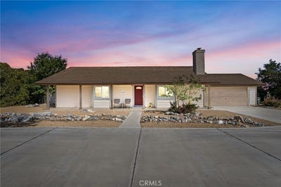 /international/us/14420-iroquois-road-apple-valley-ca-110108021570/