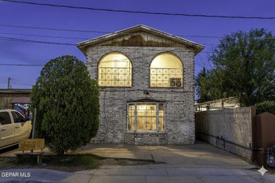 /international/us/104-calle-diaz-sunland-park-nm-110108219286/