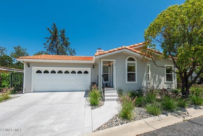 /international/us/163-little-john-lane-westlake-village-ca-110101022917/
