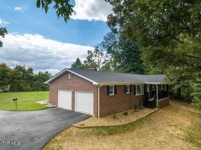 /international/us/2510-catherine-street-bristol-va-110108146898/