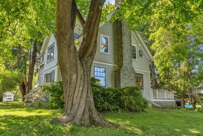 /international/us/218-broadway-shaw-avenue-street-rockland-me-110108800802/