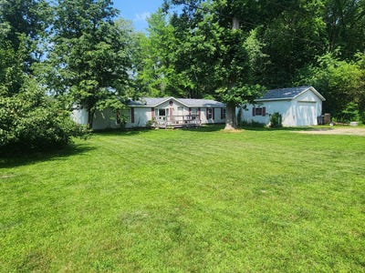 /international/us/28480-county-road-388-gobles-mi-110098833947/