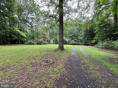 /international/us/9809-peppertree-road-spotsylvania-va-110120772171/