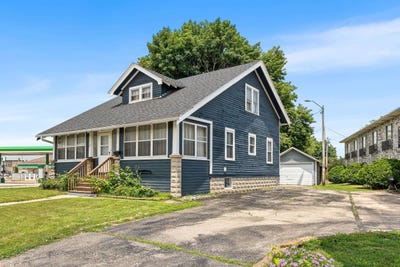 /international/us/216-e-fond-du-lac-street-ripon-wi-110100970973/