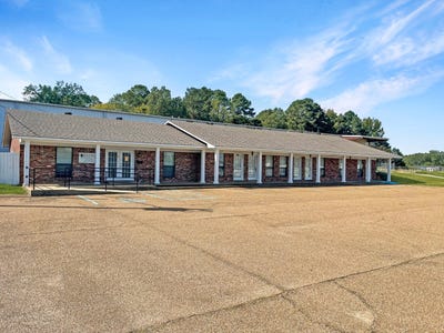 /international/us/407-valley-street-carthage-ms-110107278076/
