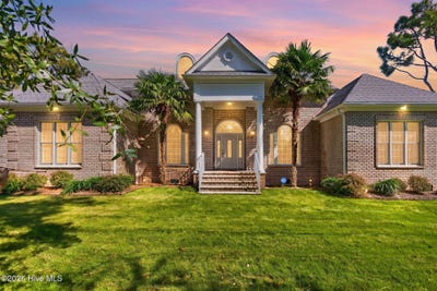 /international/us/699-country-club-drive-oak-island-nc-110120588795/
