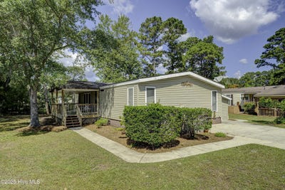 /international/us/609-outrigger-court-hampstead-nc-110103291559/