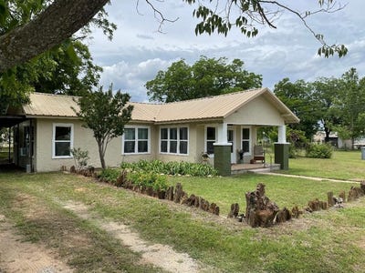 /international/us/801-n-avenue-a-corner-n-cross-plains-tx-110108384682/
