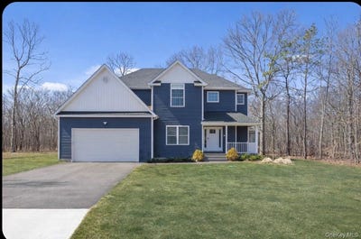 /international/us/32-florida-avenue-medford-ny-110106733923/