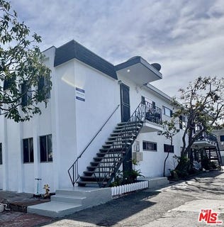 /international/us/1322-w-227th-st-torrance-ca-110105953611/