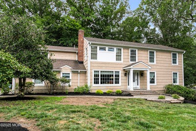 /international/us/44-tall-tree-road-middletown-nj-110101124394/?lang=en