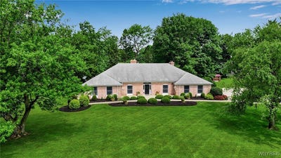 /international/us/4901-pineledge-drive-w-clarence-ny-110100618688/