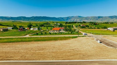 /international/us/tbd-moonglow-heights-sheridan-wy-110094223899/