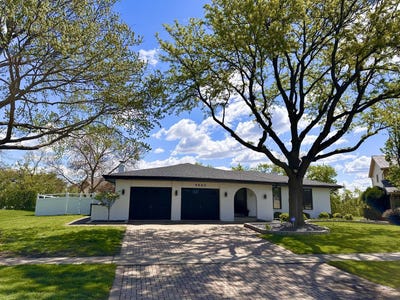 /international/us/6603-chaucer-road-willowbrook-il-110107828795/