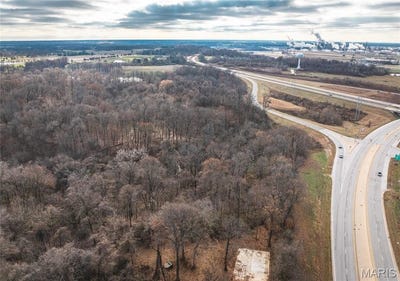 /international/us/0-state-route-111-road-wood-river-il-110100972754/