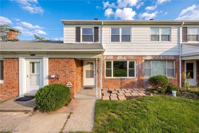 /international/us/10366-manorford-drive-parma-heights-oh-110119948692/