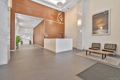 /international/us/4-martine-avenue-white-plains-ny-110107481021/