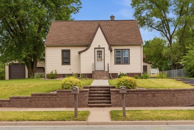 /international/us/310-9th-ave-onalaska-wi-110108825357/