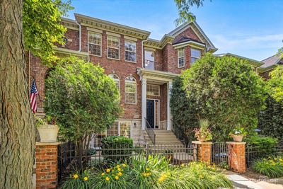 /international/us/926-shandrew-drive-naperville-il-110109025049/