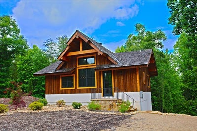 /international/us/275-jocassee-lake-road-salem-sc-110106955453/