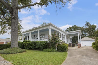 /international/us/208-w-georgetown-street-crystal-springs-ms-110102219176/