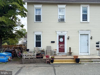 /international/us/131-pear-street-boyertown-pa-110101197988/?lang=en