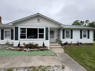 /international/us/220-wells-street-greenfield-mo-110108820181/