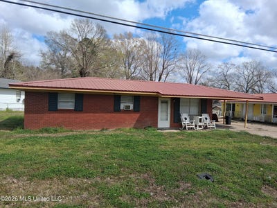 /international/us/11-pine-hill-drive-natchez-ms-110106178837/