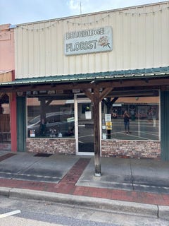 /international/us/104-south-main-street-brundidge-al-110099678261/