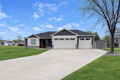/international/us/1707-17th-street-nw-willmar-mn-110106753400/