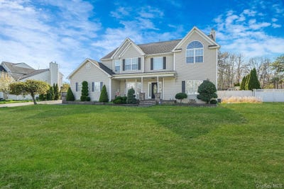 /international/us/4-jordan-drive-medford-ny-110107668022/